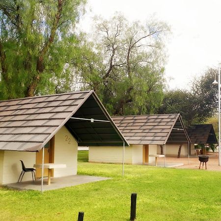 Апартаменты East Gate Rest Camp Buitepos Экстерьер фото